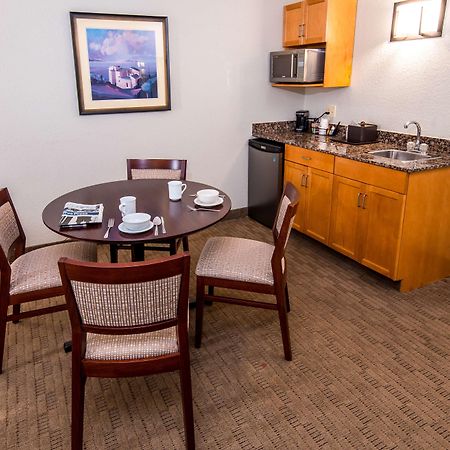 Best Western Plus Pembina Inn&Suites Winnipeg Exterior foto