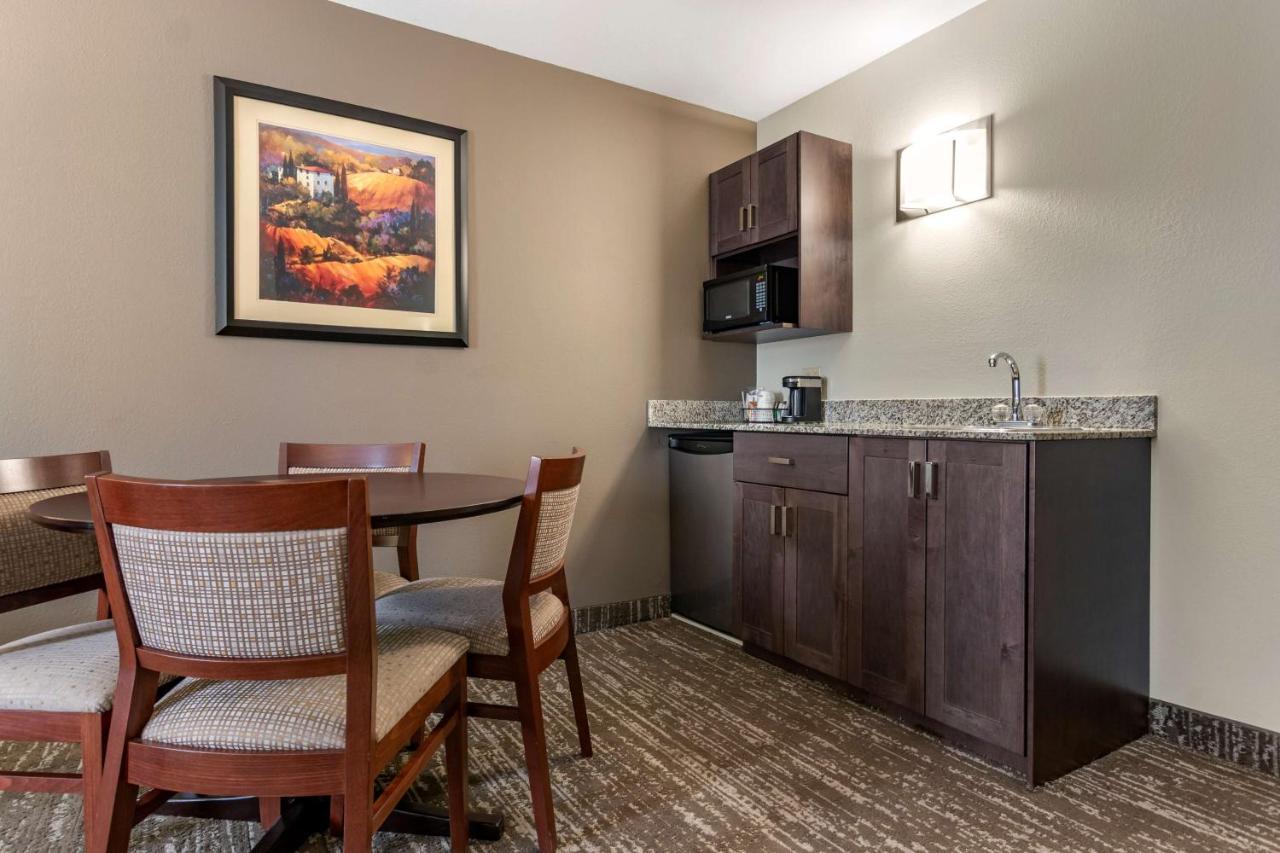 Best Western Plus Pembina Inn&Suites Winnipeg Exterior foto