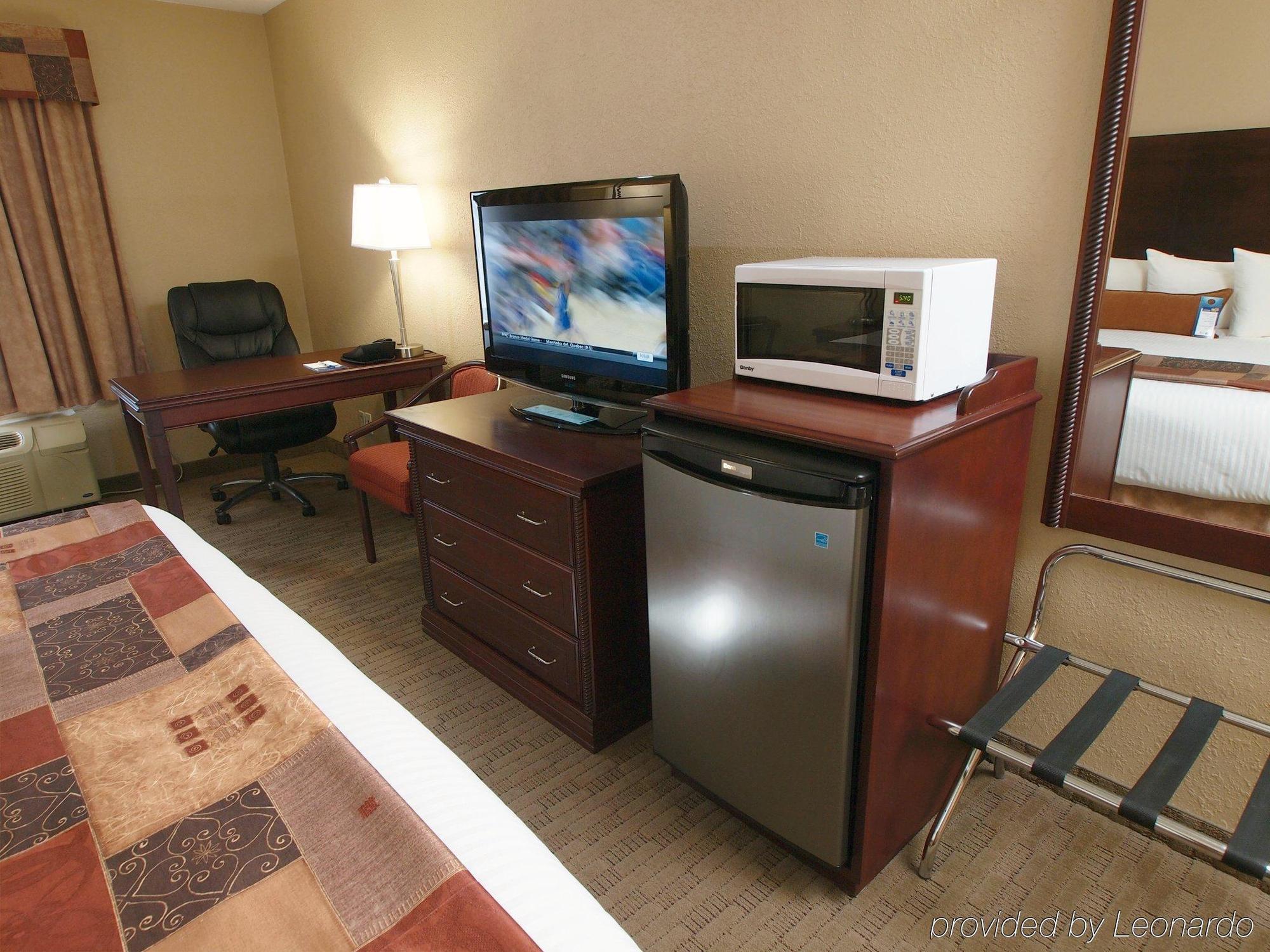Best Western Plus Pembina Inn&Suites Winnipeg Exterior foto